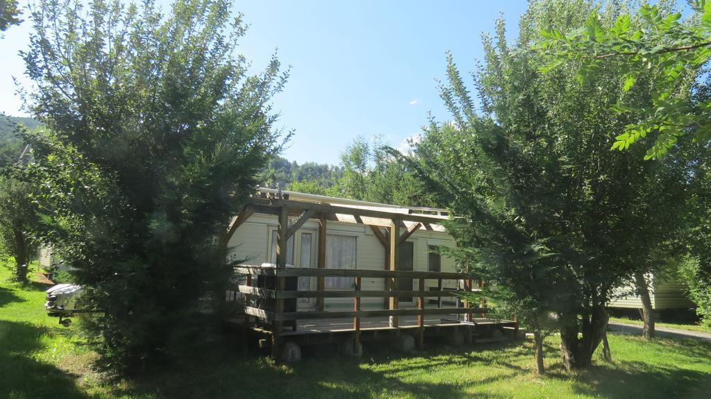 Hotel Camping La Tour Embrun Exterior foto