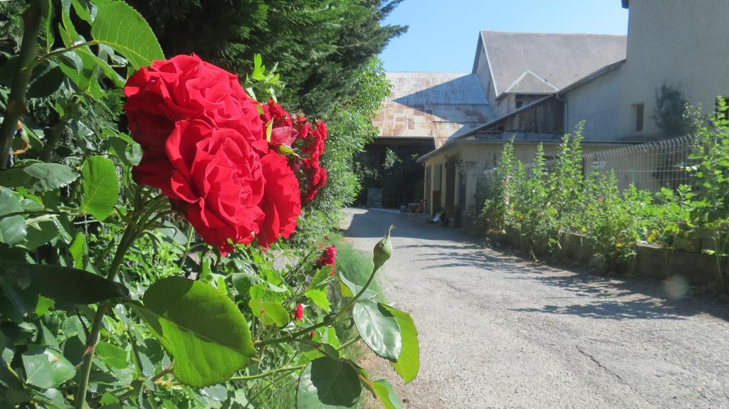 Hotel Camping La Tour Embrun Exterior foto